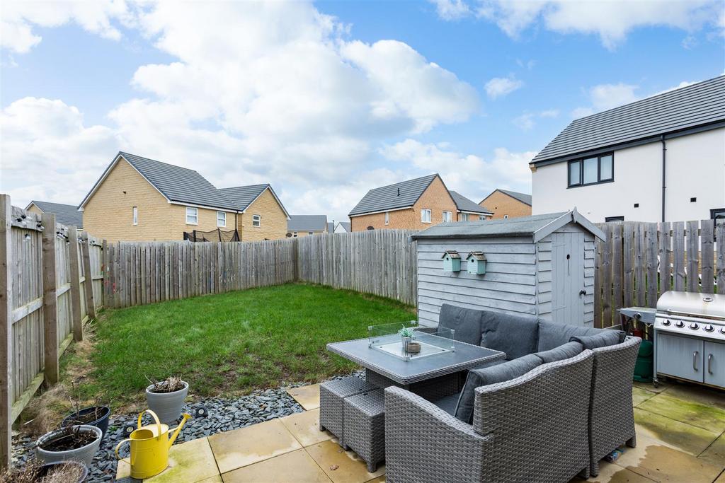 9 Eccleshall Gardens-04 blue.jpg