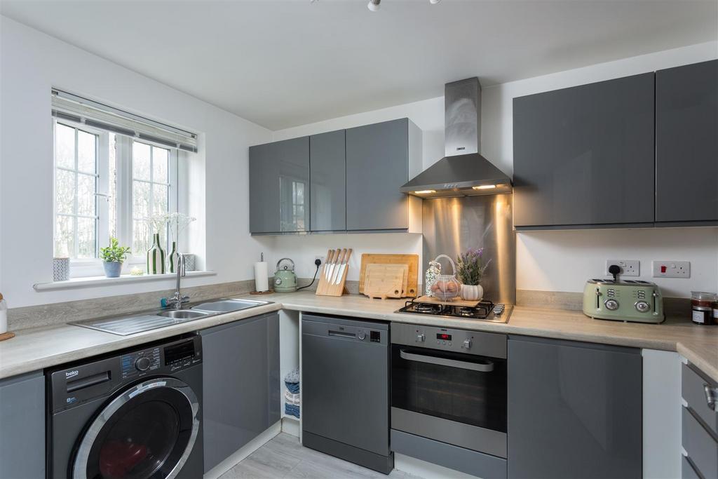 9 Eccleshall Gardens-15.jpg