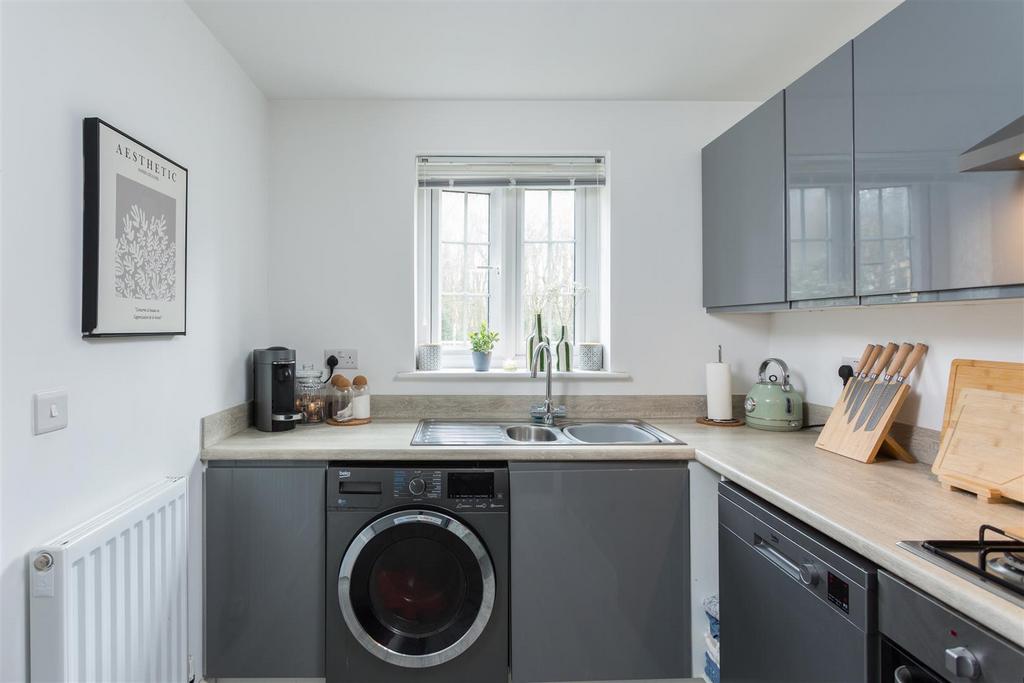 9 Eccleshall Gardens-16.jpg