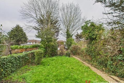 2 bedroom bungalow for sale, Havering Road, Romford