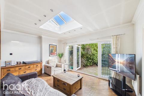 5 bedroom semi-detached house for sale, Heath Park Road, Gidea Park