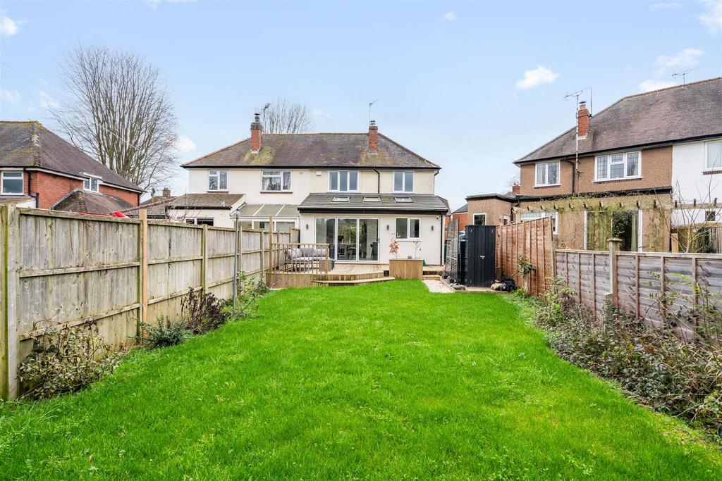 6 Kingswood Close 20.jpg