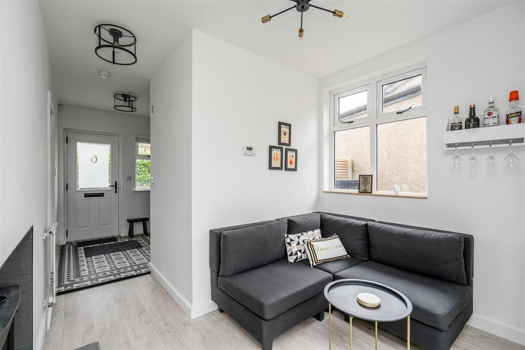 6 Kingswood Close 8.jpg