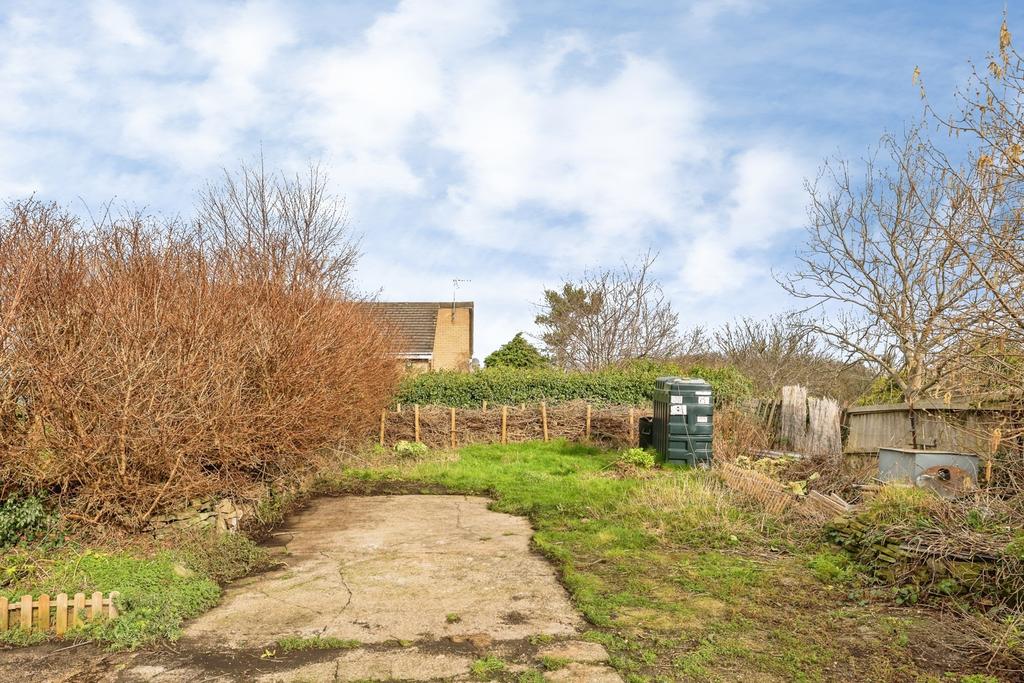 Garden/Driveway