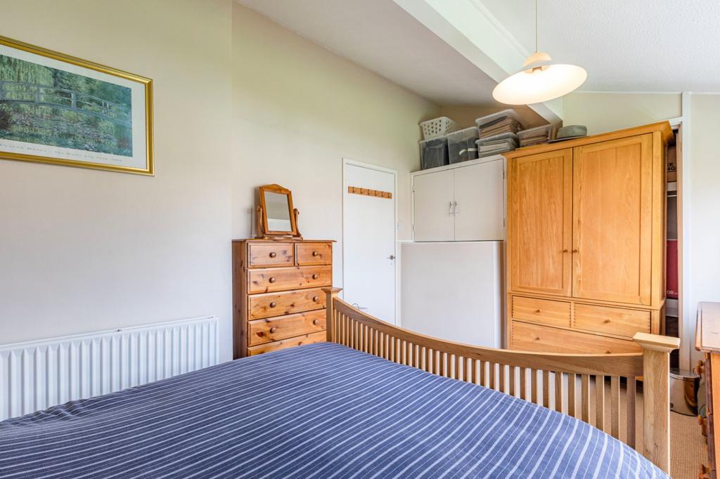 Bedroom 1 (2)