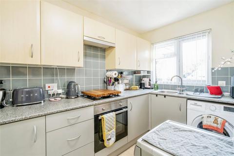 4 bedroom end of terrace house for sale, Waterside Drive, Chichester, West Sussex, PO19