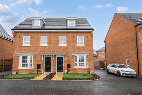3 bedroom semi-detached house to rent, Aylesford ME20