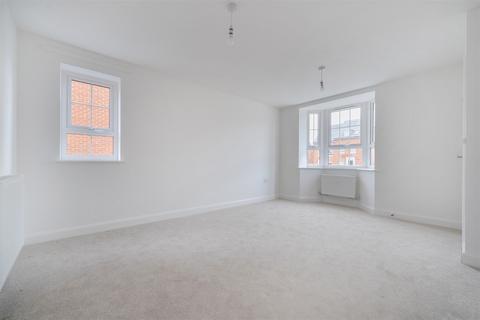 3 bedroom semi-detached house to rent, Aylesford ME20
