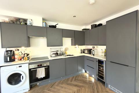 1 bedroom in a flat share to rent, Newhall Street, Birmingham B3