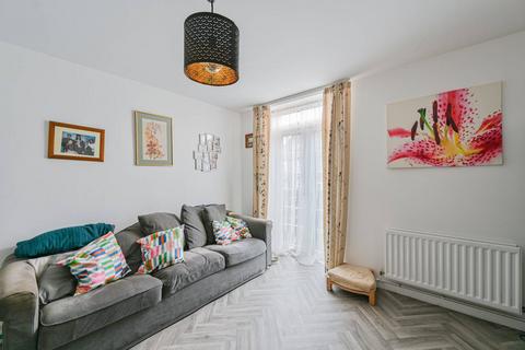 3 bedroom flat for sale, Tilson Gardens, Brixton Hill, London, SW2
