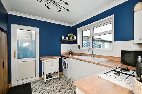 4 bedroom semi-detached house for sale, Surrey Road, MAIDSTONE, Kent, ME15