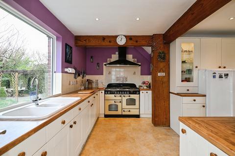 4 bedroom detached house for sale, Dean Street, MAIDSTONE, Kent, ME15