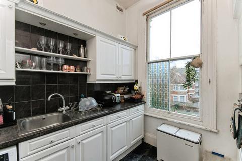 2 bedroom flat for sale, Enys Road, Eastbourne, BN21