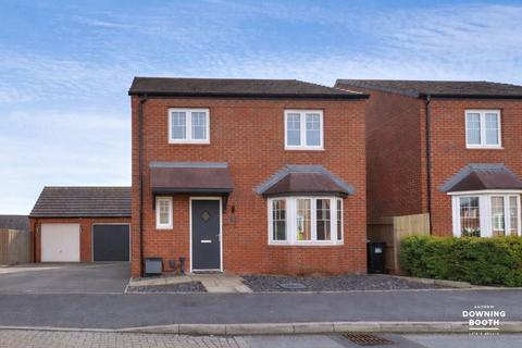 3 bedroom detached house for sale, Meadow Way, Tamworth, B79 0DZ - No Upward Chain