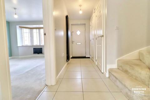 3 bedroom detached house for sale, Meadow Way, Tamworth, B79 0DZ - No Upward Chain