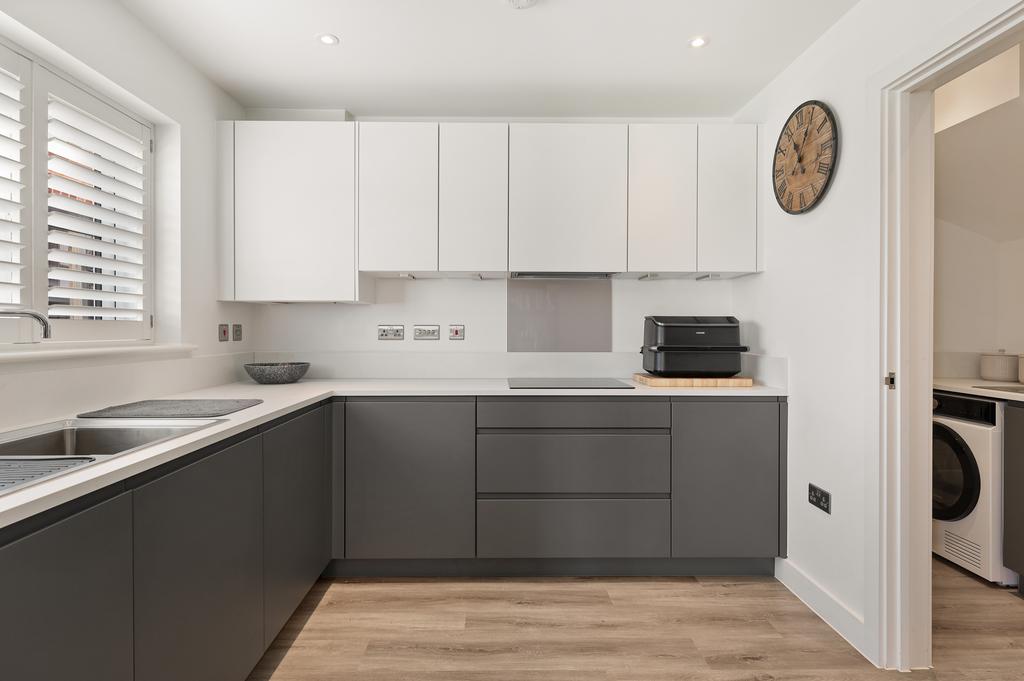 Kitchen / Dining