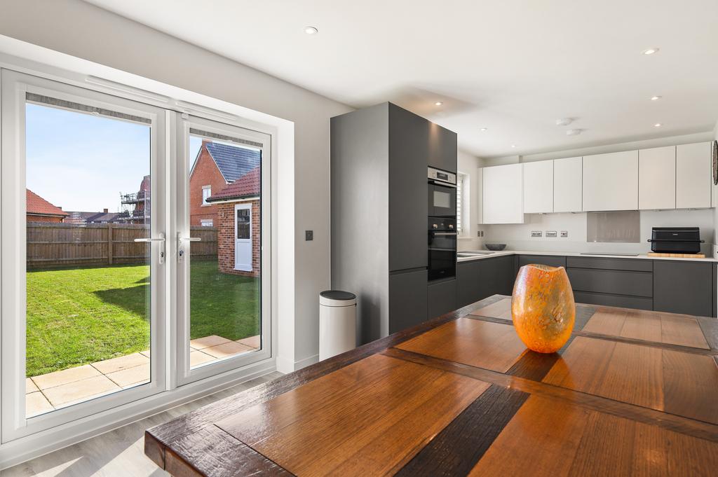 Kitchen / Dining