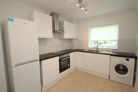 2 bedroom flat to rent, Fern Drive, Hemel Hempstead, HP3