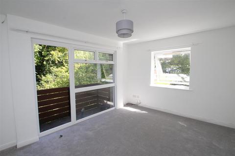 2 bedroom flat to rent, Fern Drive, Hemel Hempstead, HP3