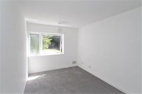 2 bedroom flat to rent, Fern Drive, Hemel Hempstead, HP3