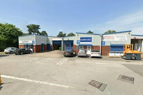 Warehouse to rent - Unit 31 Enterprise Trading Estate, Brierley Hill, DY5 1TX
