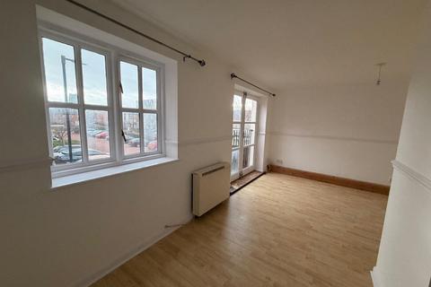 2 bedroom flat to rent, Alexander Court, St Andrew Street, L3