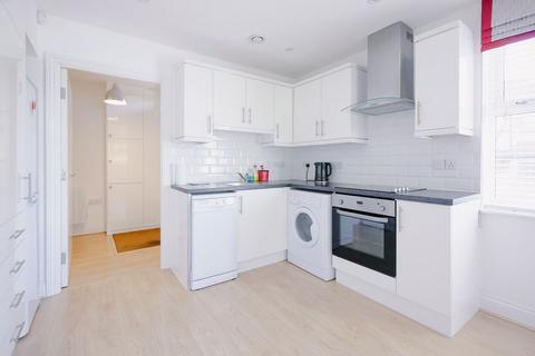 undefined, The Approach, Rayleigh SS6