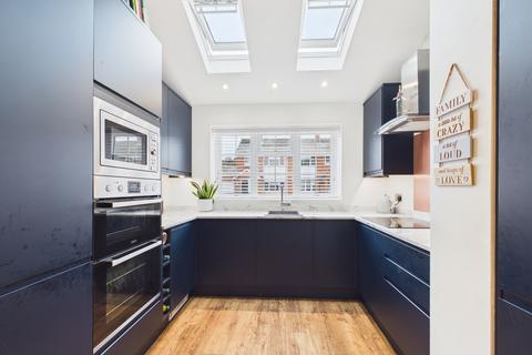 undefined, Berkeley Road, Loudwater, High Wycombe, Buckinghamshire, HP10 9TS