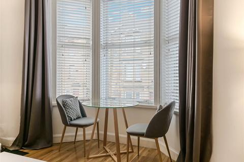 undefined, Holmhead, Kilbirnie, North Ayrshire, KA25