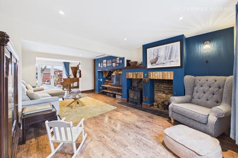 4 bedroom end of terrace house for sale, Biggleswade Road, Central Bedfordshire SG18