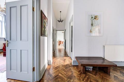 3 bedroom flat for sale, North End Road, Fulham Broadway, London, SW6