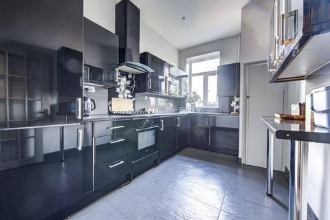 3 bedroom flat for sale, North End Road, Fulham Broadway, London, SW6