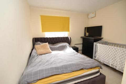 undefined, Hartigan Place, Reading RG5