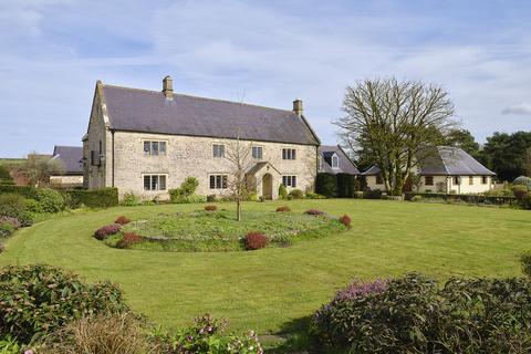 6 bedroom property for sale, estate, London BA5