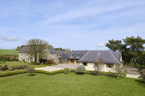 6 bedroom property for sale, estate, London BA5