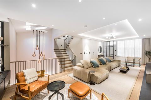 Atherstone Mews, London, SW7