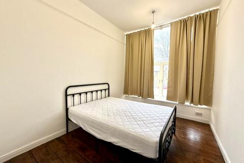 4 bedroom flat to rent, Caledonian Road, London  N7