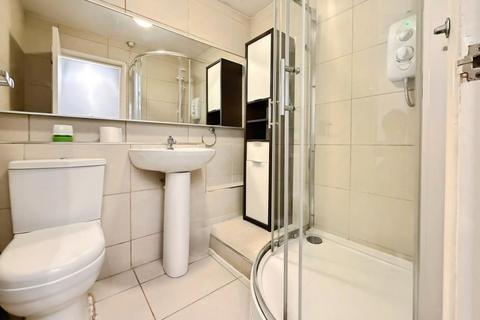 undefined, Lampton Road, Hounslow