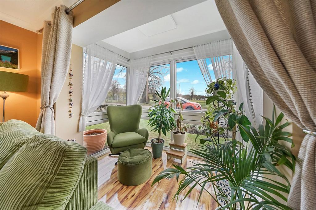 Lounge Bay