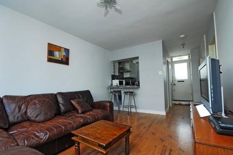 1 bedroom flat to rent, Churchill Gardens, Pimlico, London, SW1V