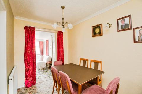 2 bedroom semi-detached house for sale, Gleanings Avenue, West Yorkshire HX2