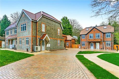 3 bedroom terraced house for sale, Kingswood Way, South Croydon, CR2