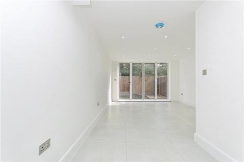 3 bedroom semi-detached house for sale, Kingswood Way, South Croydon, CR2