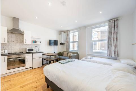 Studio to rent, Woodstock Grove, Shepherd's Bush, London, W12