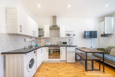 Studio to rent, Woodstock Grove, Shepherd's Bush, London, W12