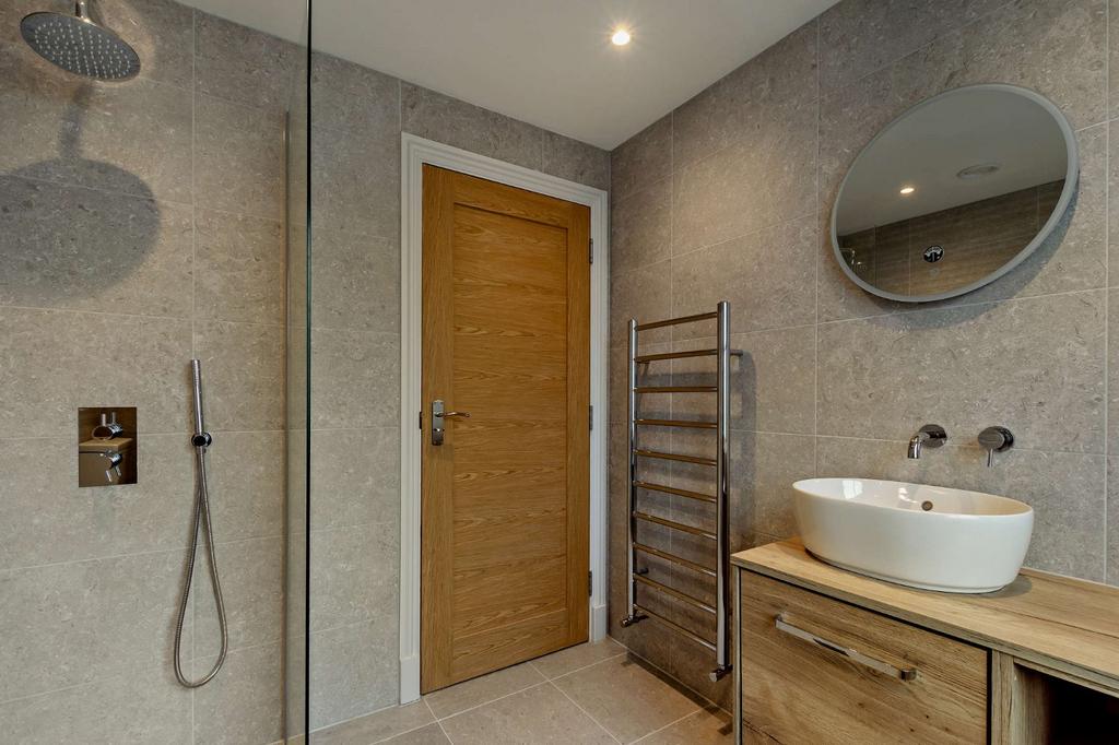 Ensuite