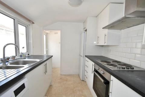 2 bedroom house to rent, San Diego Road, Gosport, PO12