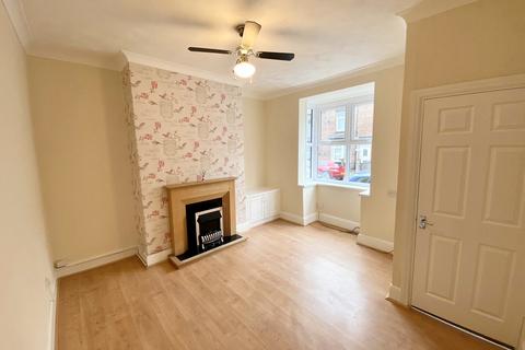 2 bedroom terraced house to rent, Trafalgar Terrace, Darlington, DL3