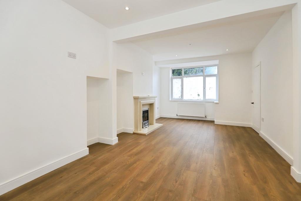 Lounge/ Dining Room