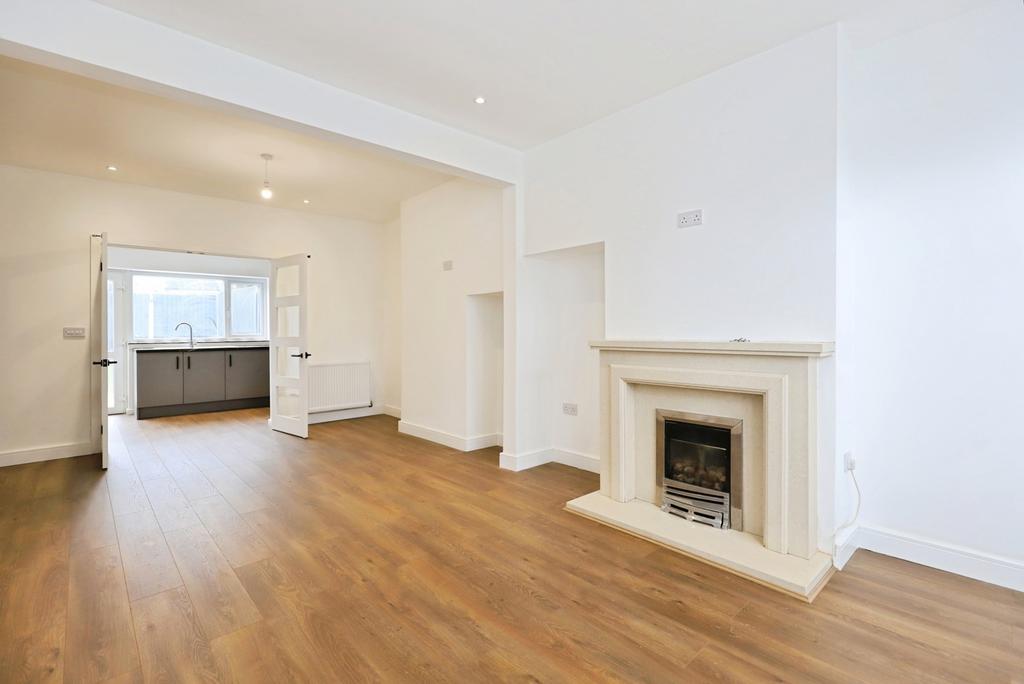 Lounge/ Dining Room